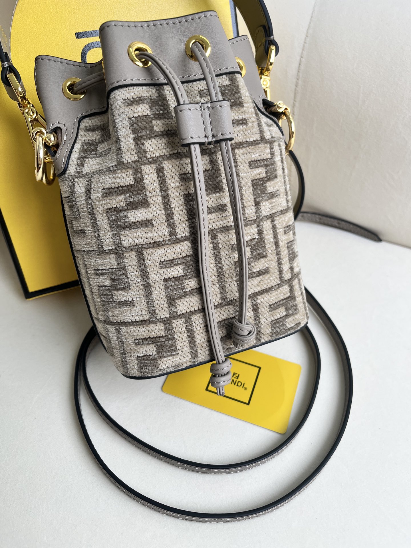 handbags FENDI 226 size:12*18*10cm - vstockx