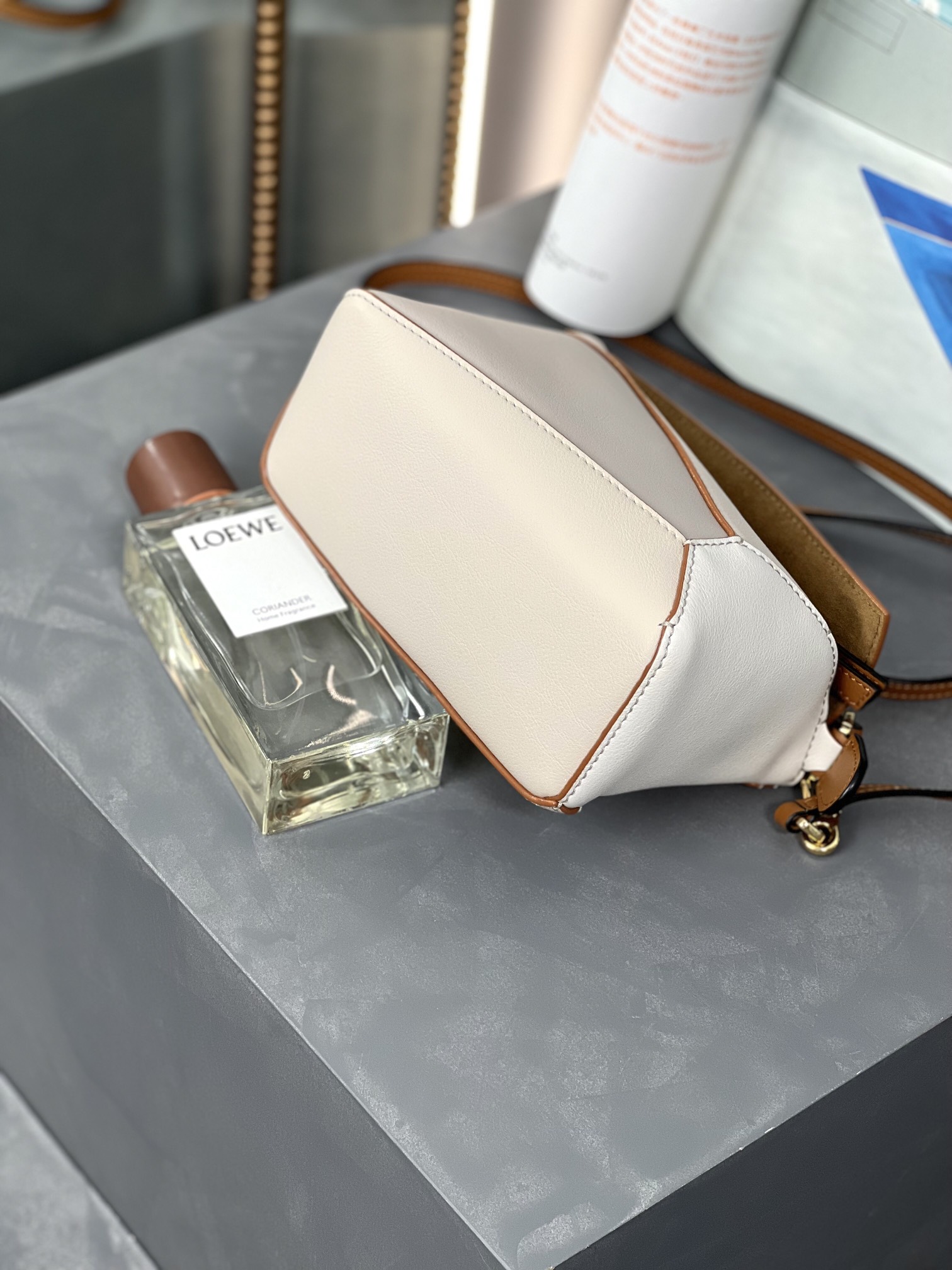 Handbags LOEWE    size:18-8-12.5 cm - vstockx