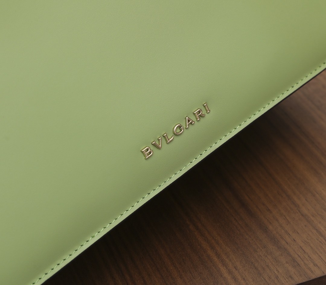 Handbags Bvlgari 29032391050 size:25*17*8 cm - vstockx