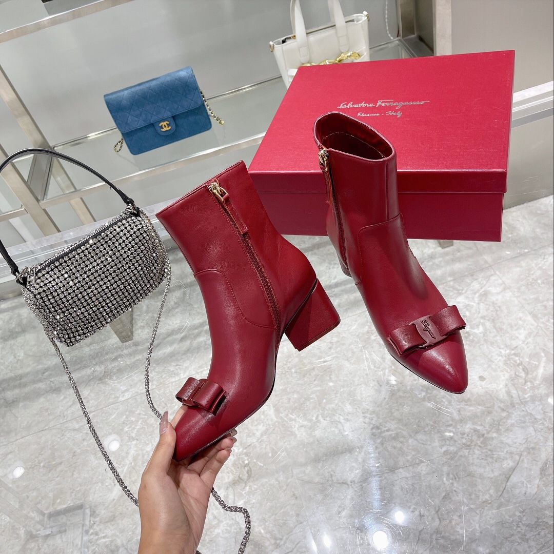 Salvatore Ferragamo Boots 9 - vstockx