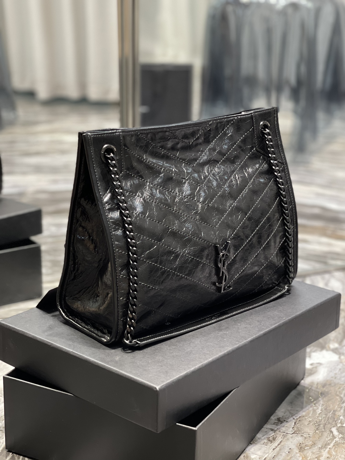 Handbags SAINT LAURENT 577999 size 33x27x11.5 cm - vstockx