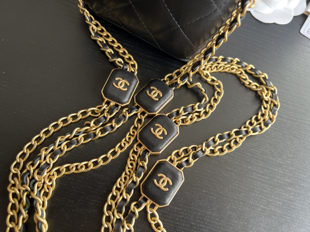 Handbag Chanel 2931 size 8.5cmx11cmx7 cm - vstockx