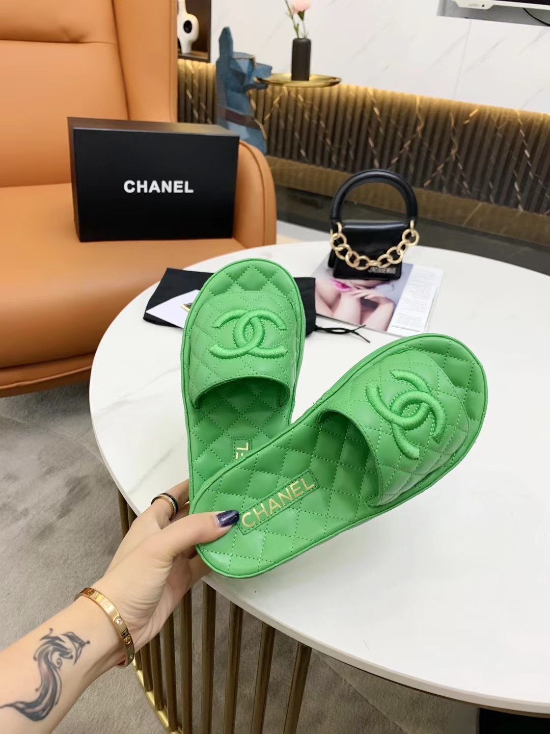 Chanel Slides 7 - vstockx