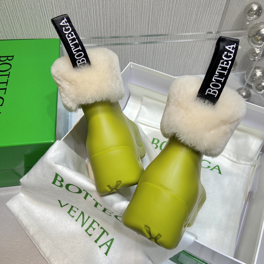 Bottega Veneta Boots 10 - vstockx