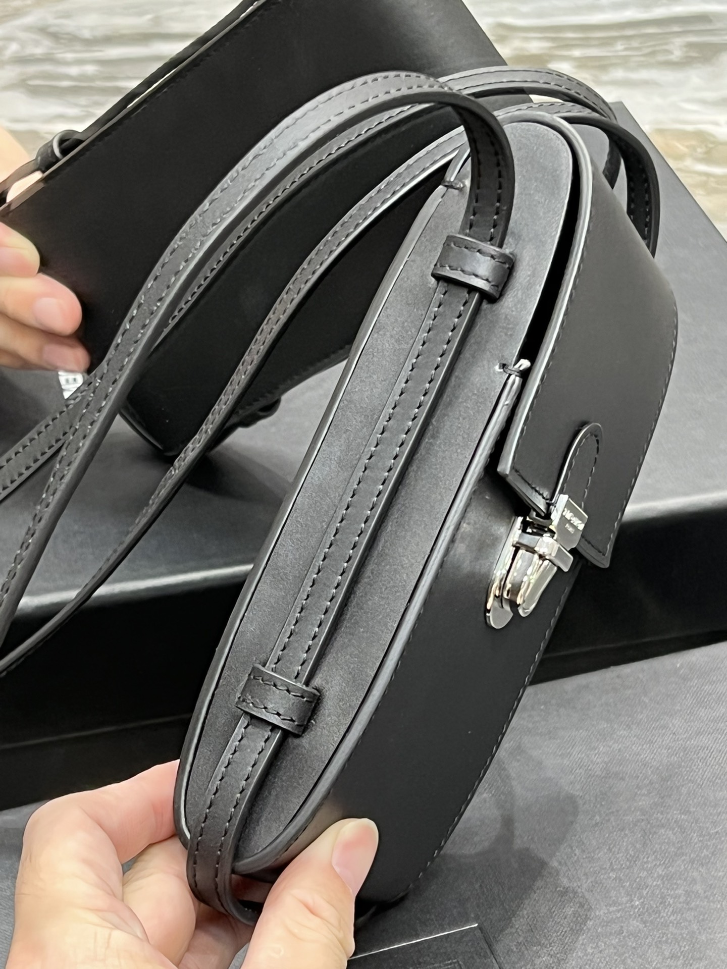 Handbags SAINT LAURENT 667718 size 9x3.5x18 cm - vstockx