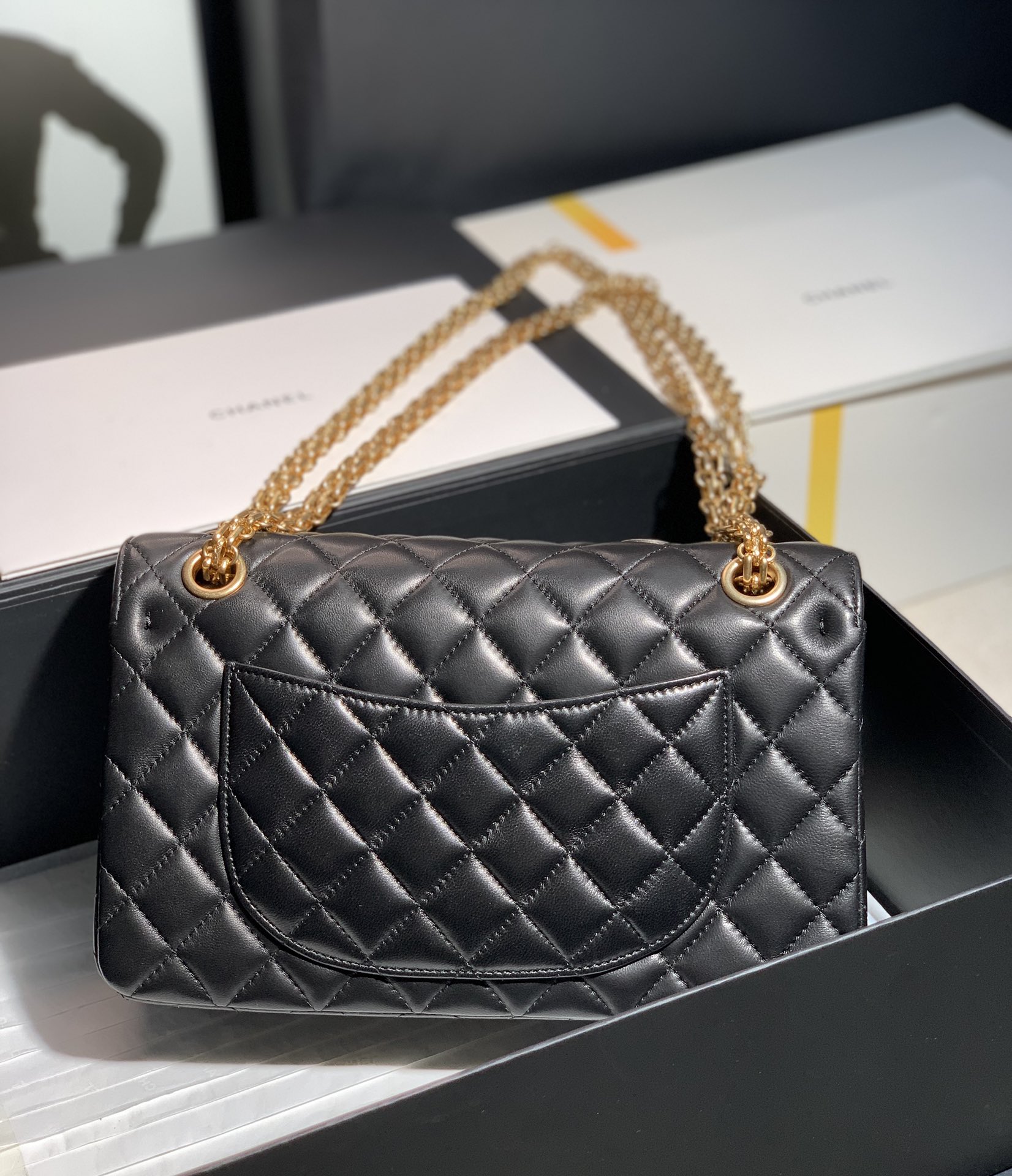 Handbag Chanel size 25 cm - vstockx