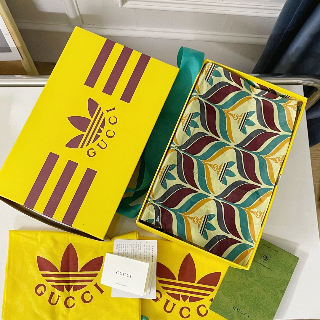 adidas x Gucci Gazelle Sneaker 6 - vstockx