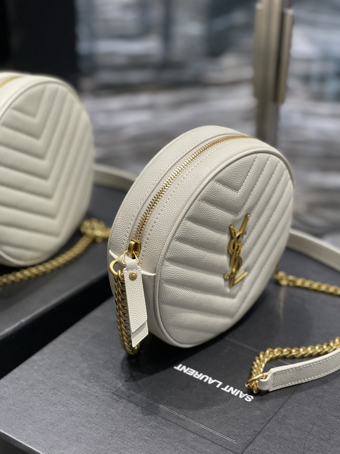 Handbags SAINT LAURENT 610436 size 17x17x5.5 cm - vstockx