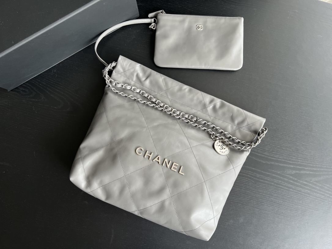 Handbag Chanel size 35cmx37cmx7 cm - vstockx
