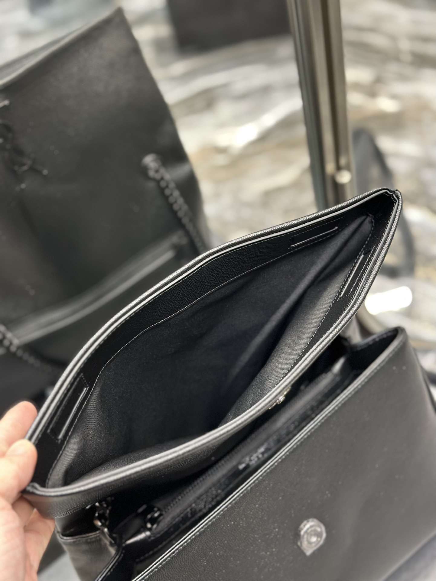 Handbags SAINT LAURENT 738819 size 28  18  11 cm - vstockx