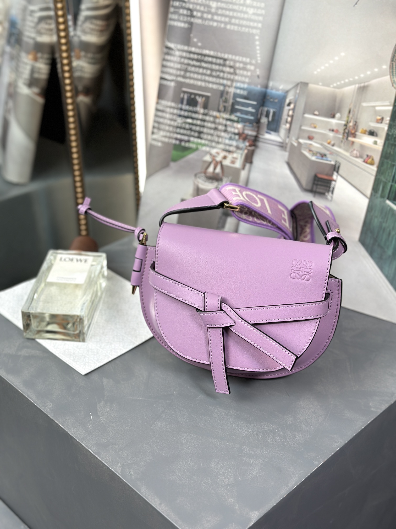 Handbags LOEWE   size:15*12.5*9cm - vstockx