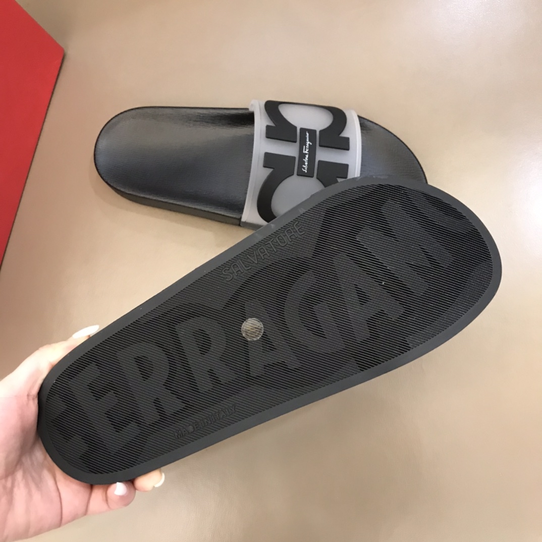 Salvatore Ferragamo Groove Slides 3 - vstockx