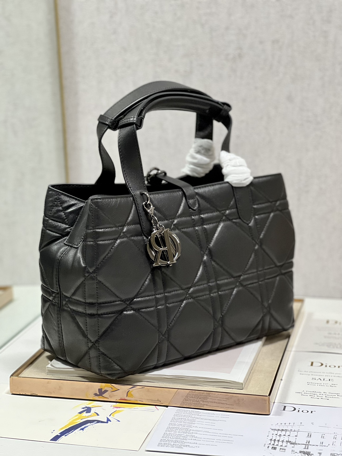 Handbag Dior 1188 size 30  36  15 cm - vstockx