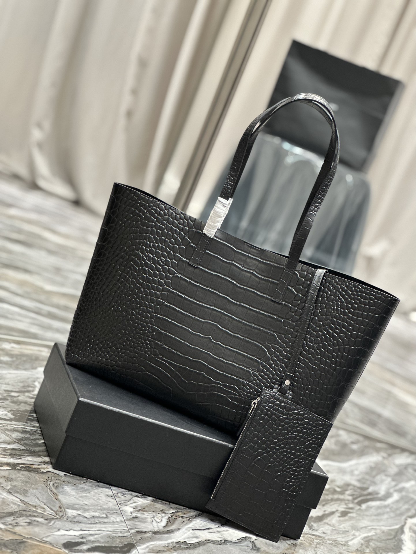 Handbags SAINT LAURENT 394195 size 38  28  13 cm - vstockx