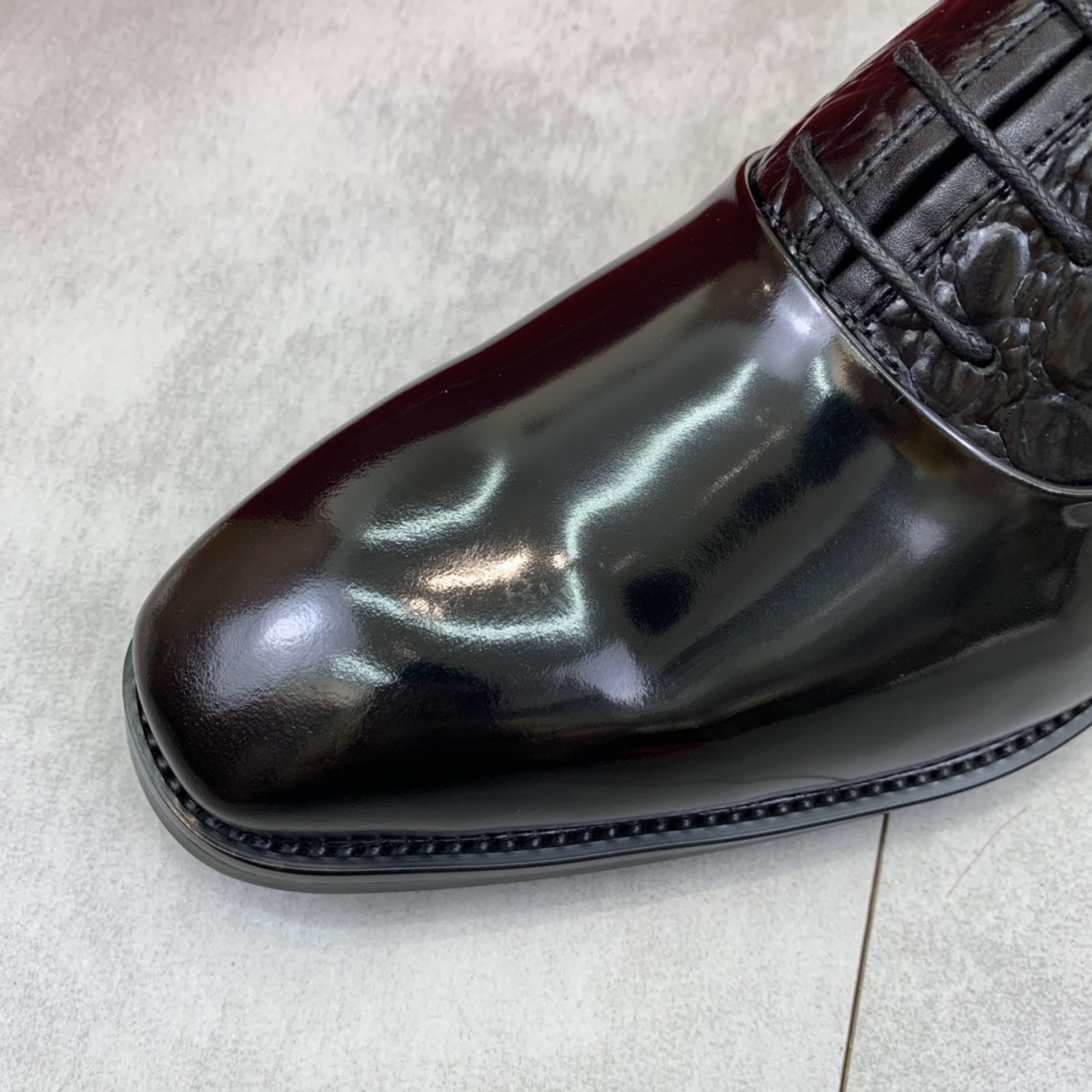 Salvatore Ferragamo Boots 12 - vstockx