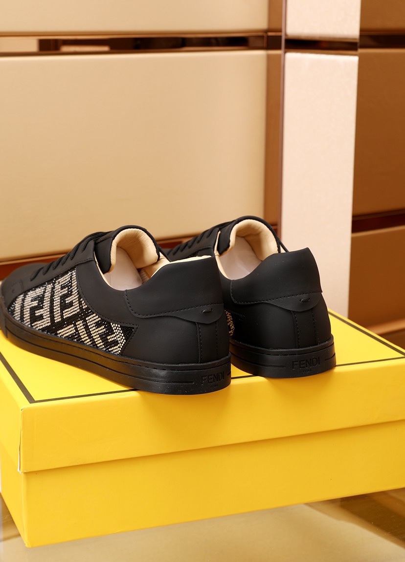 Fendi Low Top Sneakers 13 - vstockx