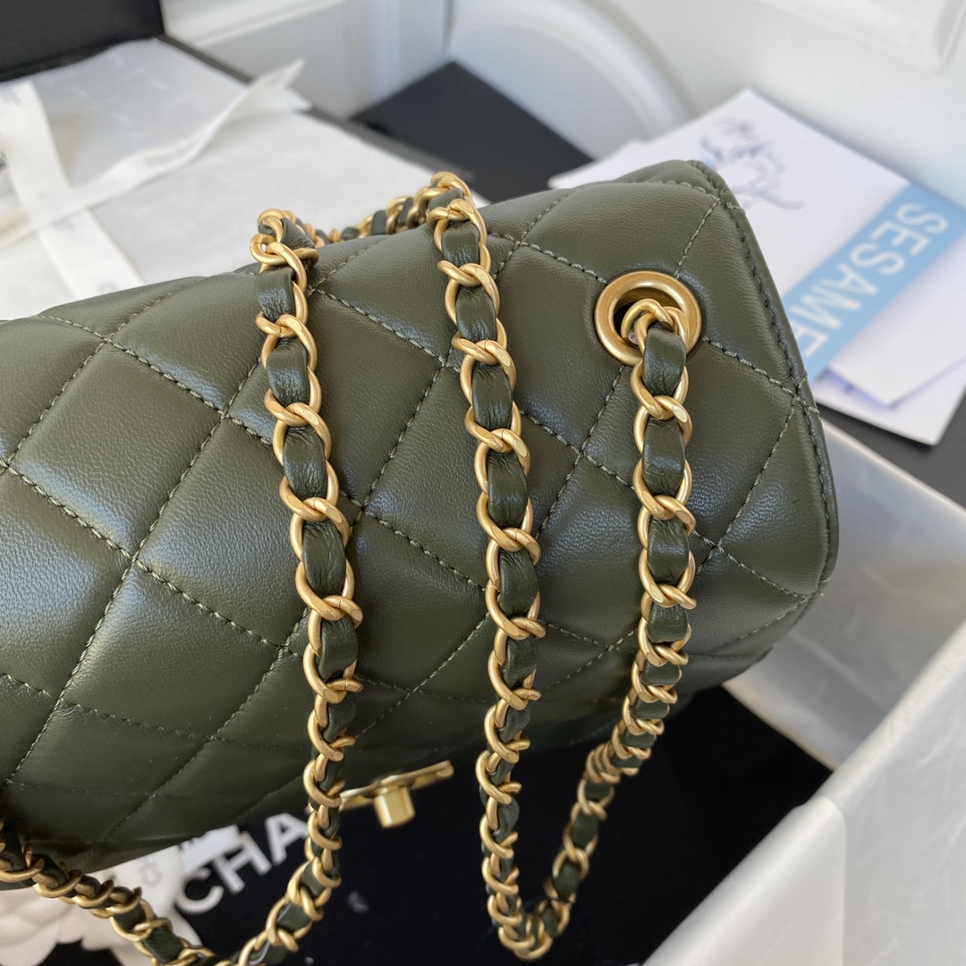 Handbag Chanel AS3649 size 18X19.5X9.5 cm - vstockx
