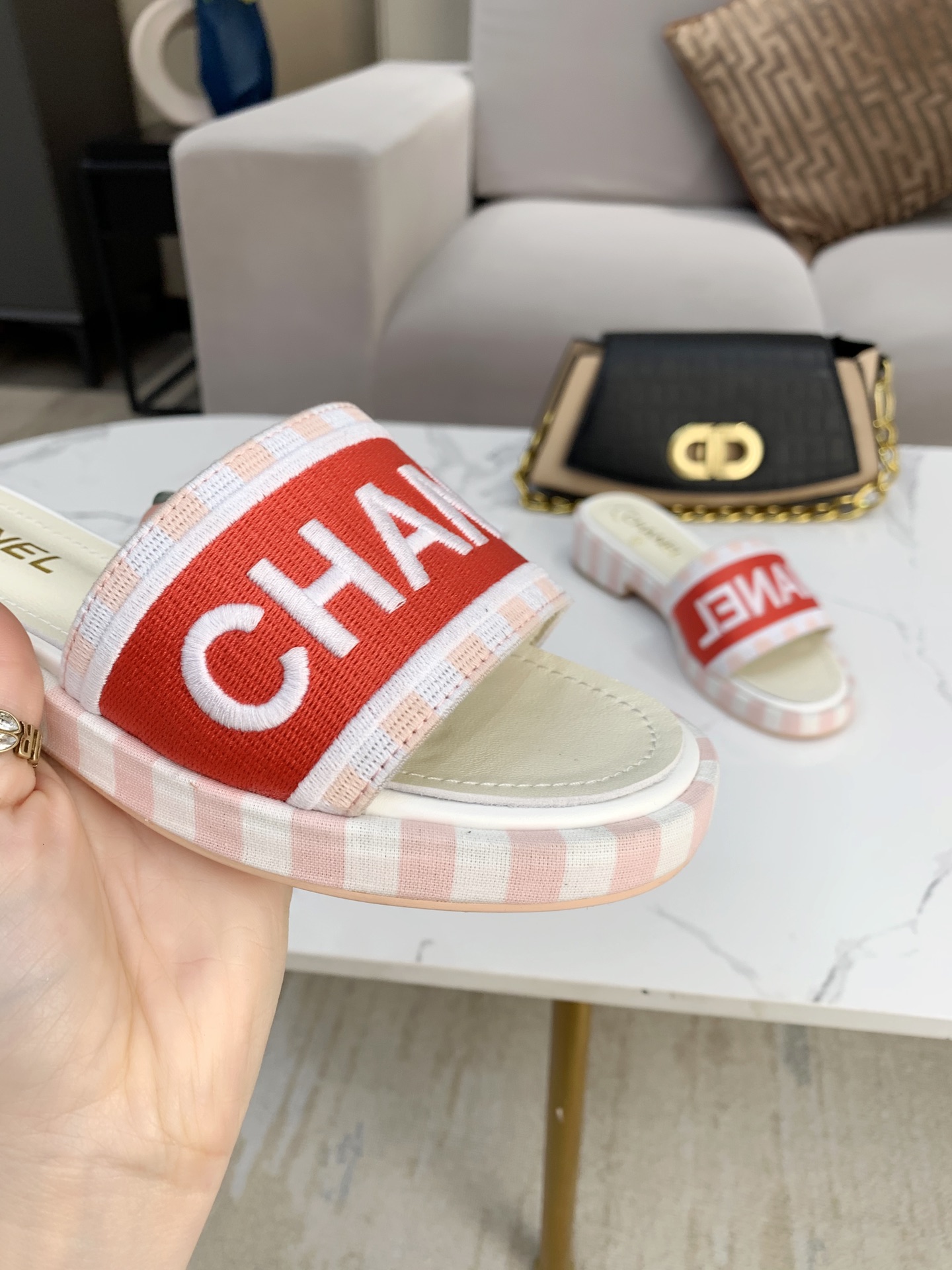 Chanel Slides 17 - vstockx