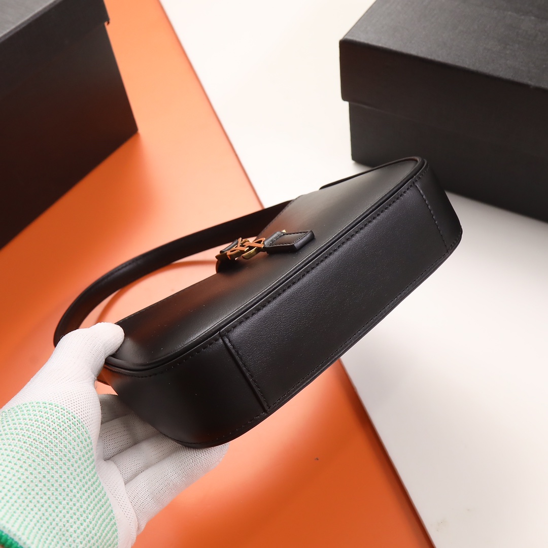 Handbags SAINT LAURENT 710318 size 19X11.5x4.5 cm - vstockx