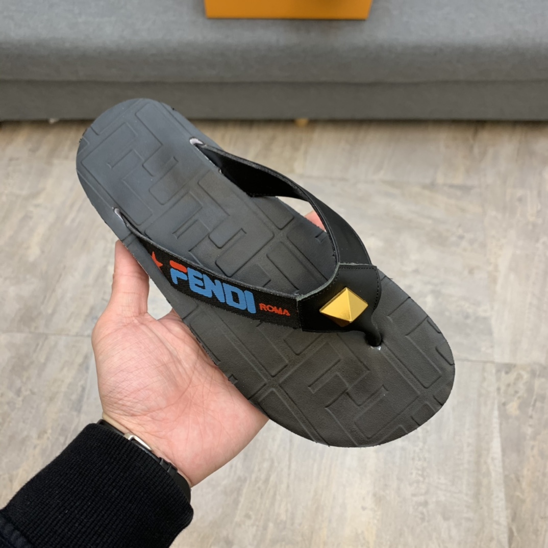 Fendi Slides 24 - vstockx