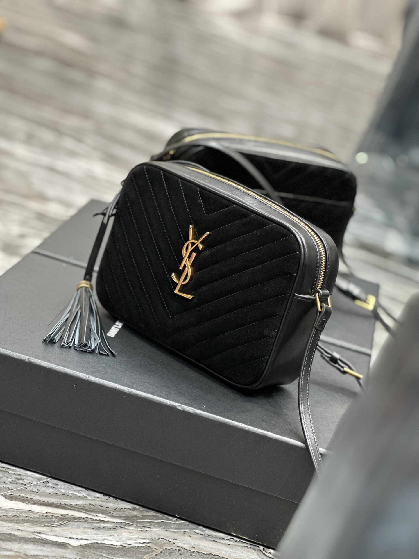 Handbags SAINT LAURENT 520534 size 23x16x6 cm - vstockx