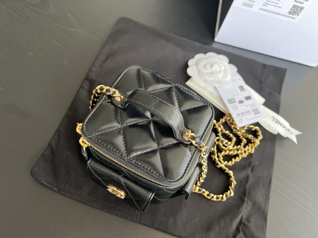 Handbag Chanel AP3016 size 11cmx11cmx11 cm - vstockx