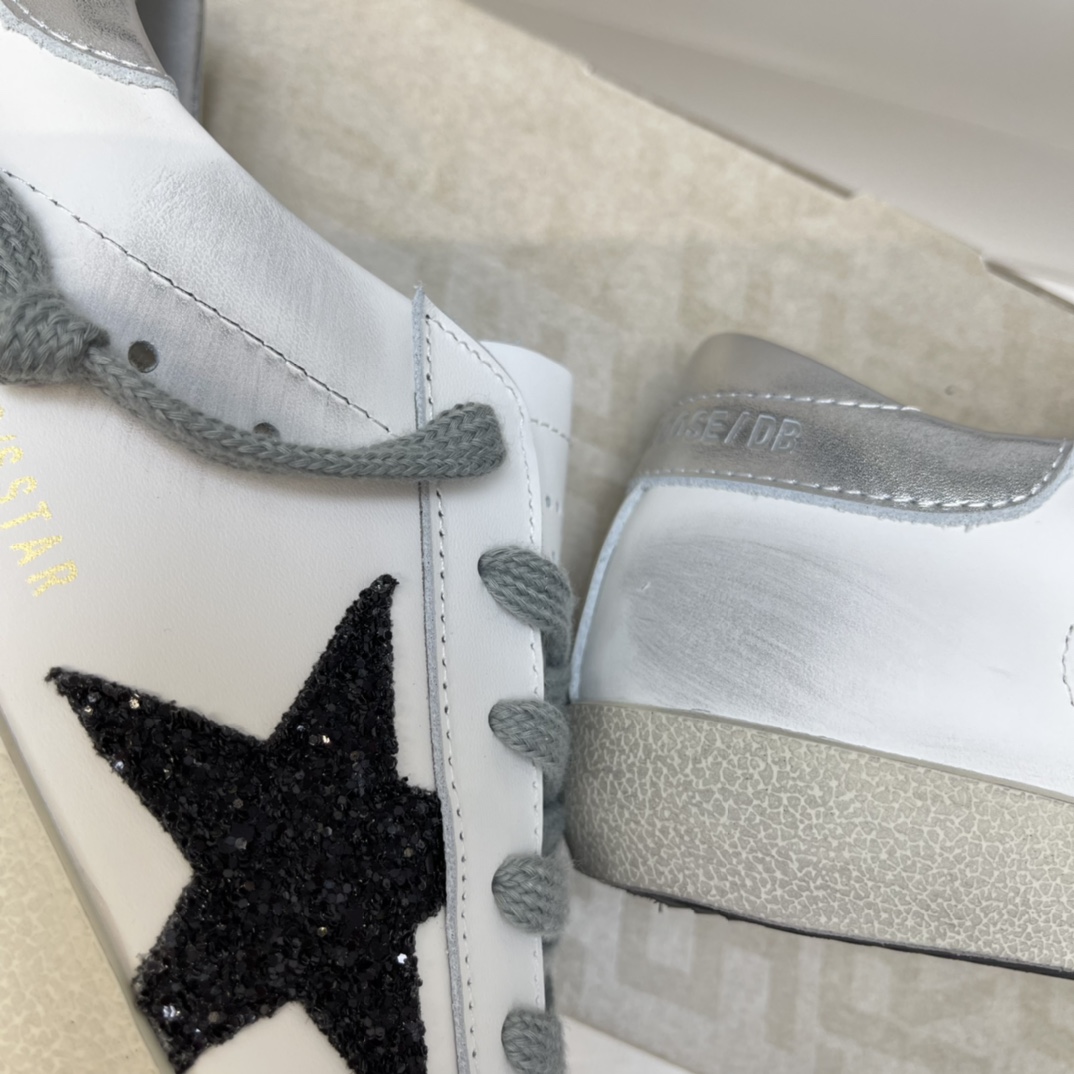 Golden Goose Superstar distressed-finish sneakers 27 - vstockx