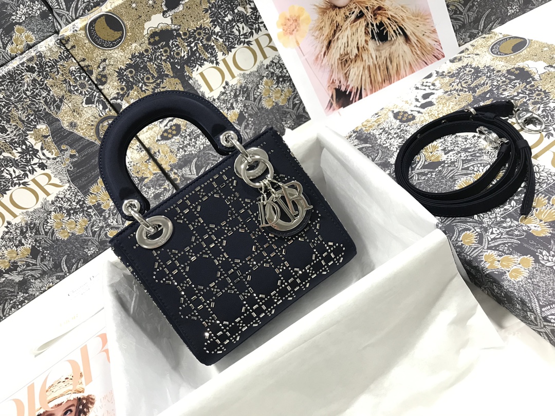 Handbag Dior M0505 size 17  15  7 cm - vstockx
