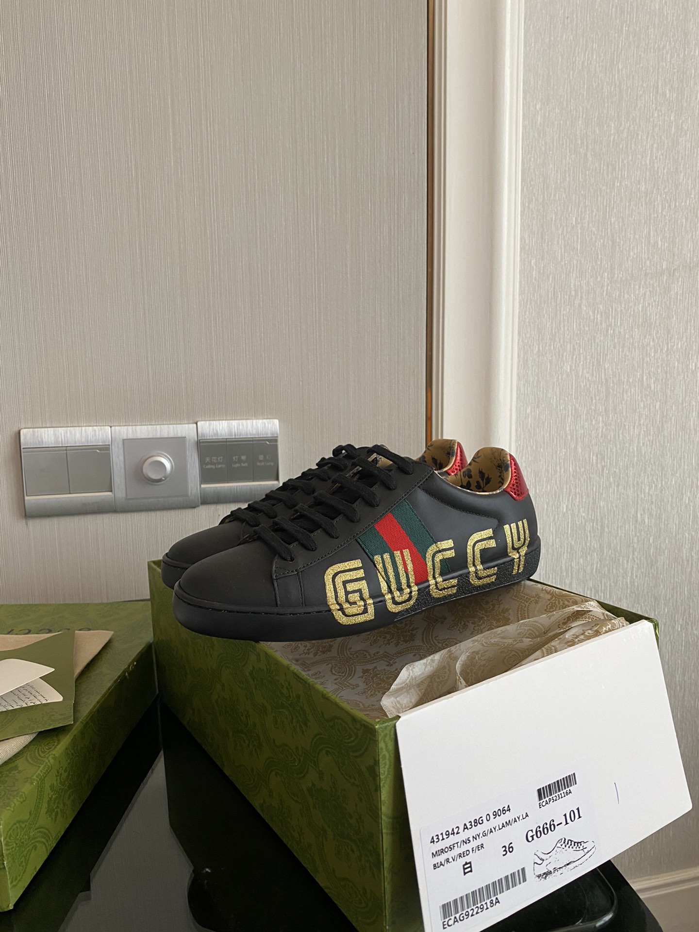 Gucci Women's Ace sneaker with bee sneaker 4 - vstockx