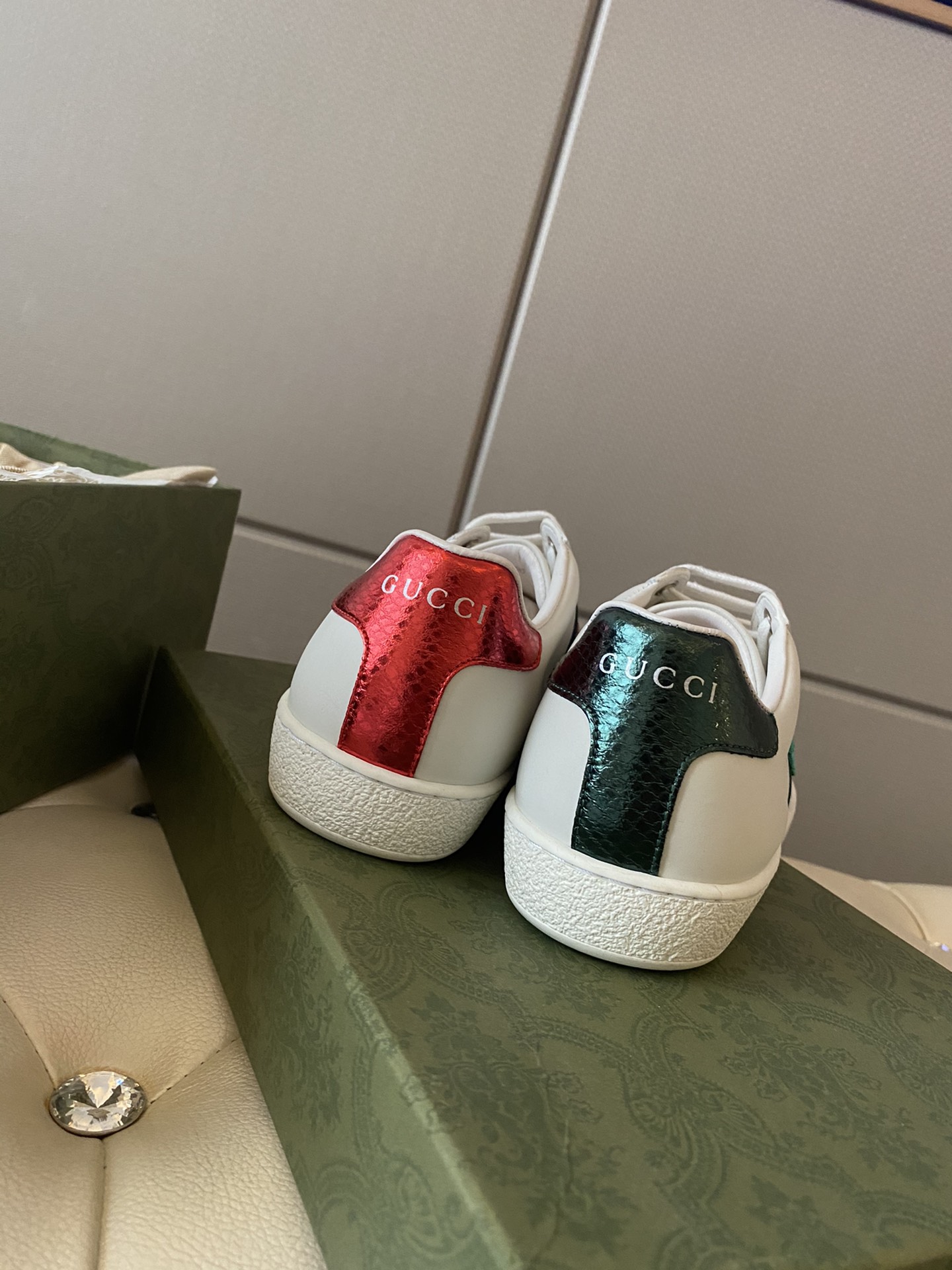 Gucci Women's Ace sneaker with bee sneaker 4 - vstockx