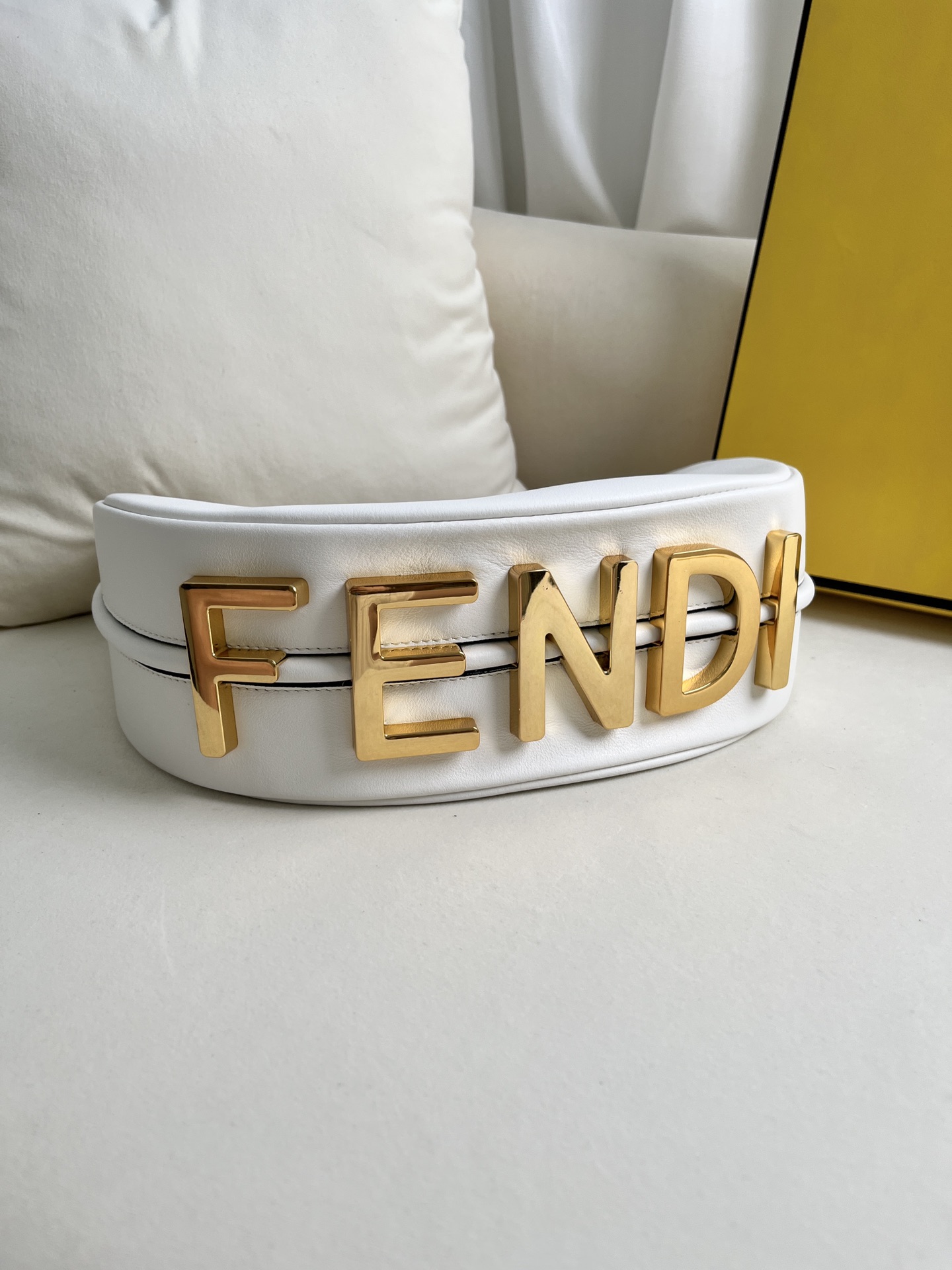 handbags FENDI 205 size:29*24.5*10cm - vstockx