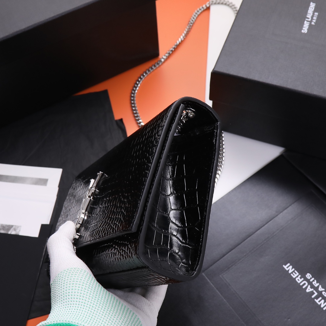 Handbags SAINT LAURENT 354119 size 24x14.5x5 cm - vstockx