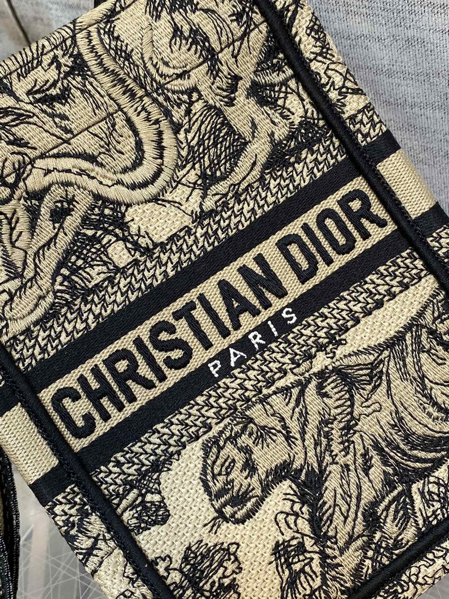 Handbag Dior size 13.5*5*18 cm - vstockx