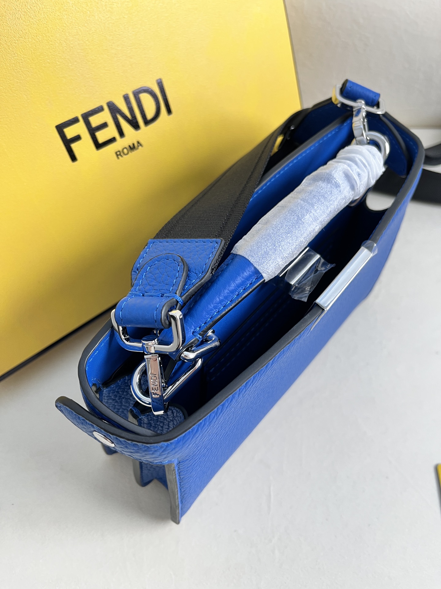 handbags FENDI 8066 size:21cm - vstockx