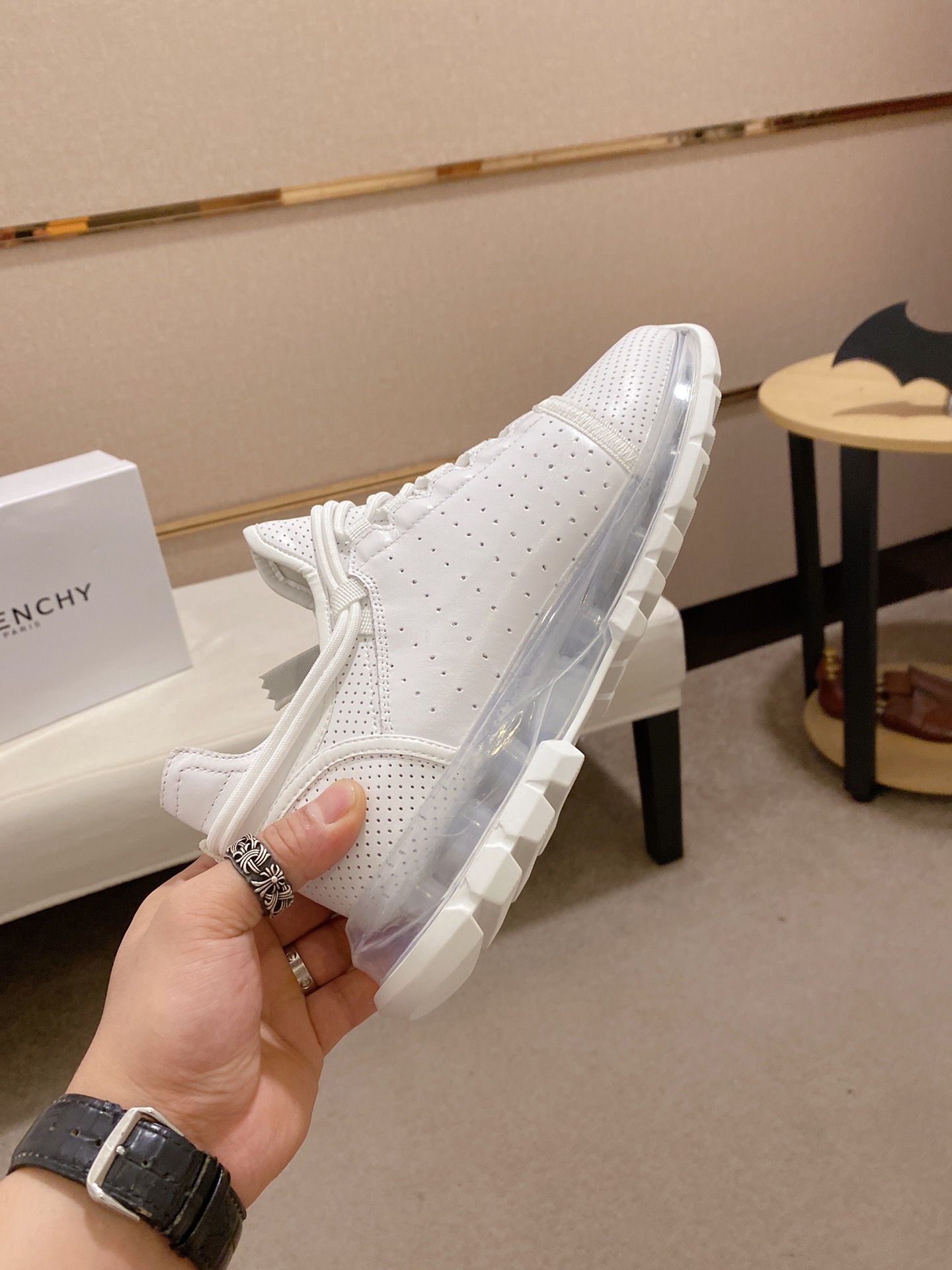 Givenchy Spectre Zip Sneakers 2 - vstockx