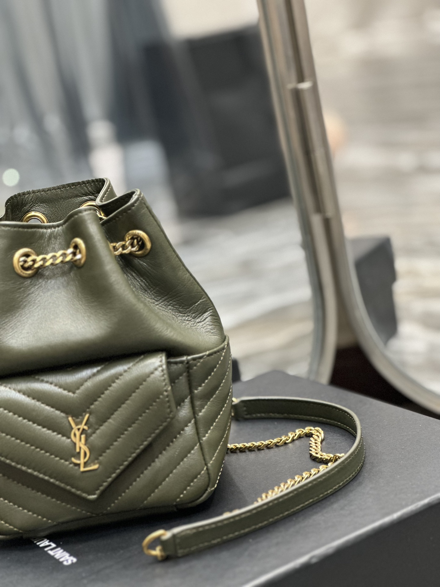 Handbags SAINT LAURENT 631052 size 19x13x13 cm - vstockx