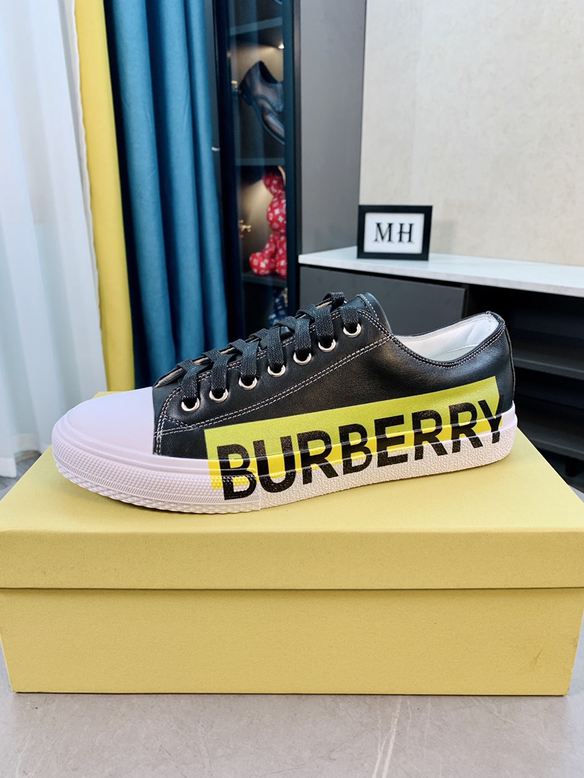 Burberry Perforated Check Sneaker 30 - vstockx