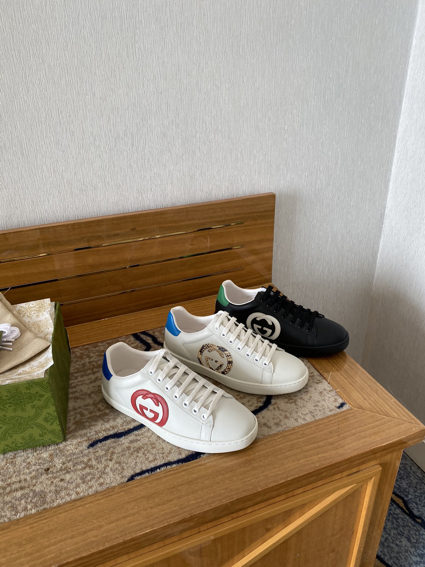 Gucci Women's Ace sneaker with bee sneaker 4 - vstockx