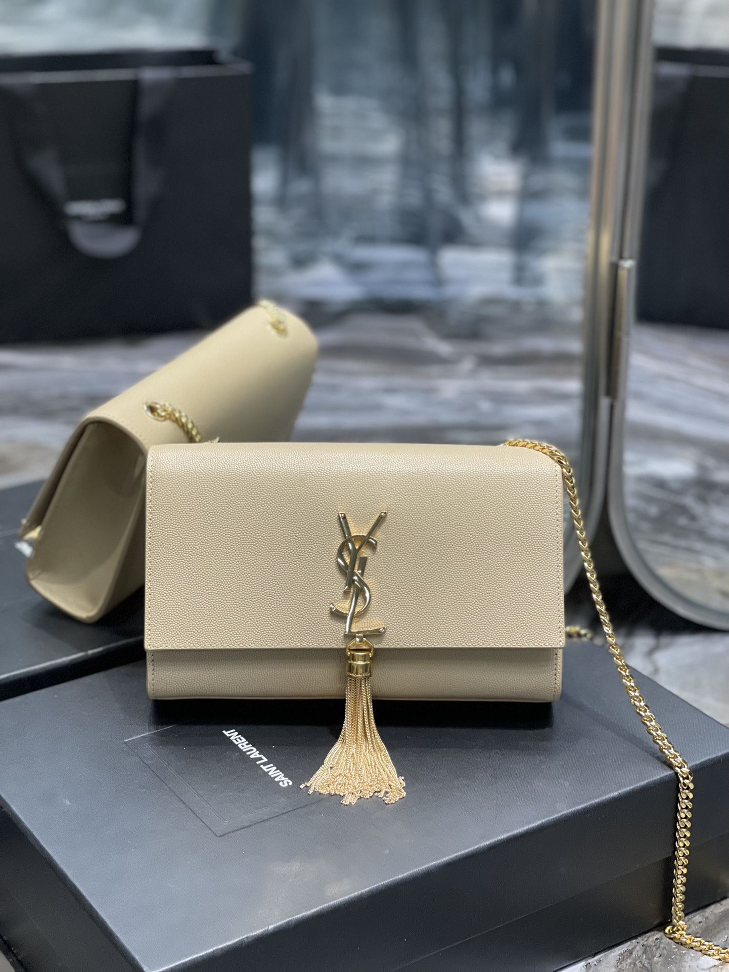 Handbags SAINT LAURENT 354119 size 24x14.5x5 cm - vstockx