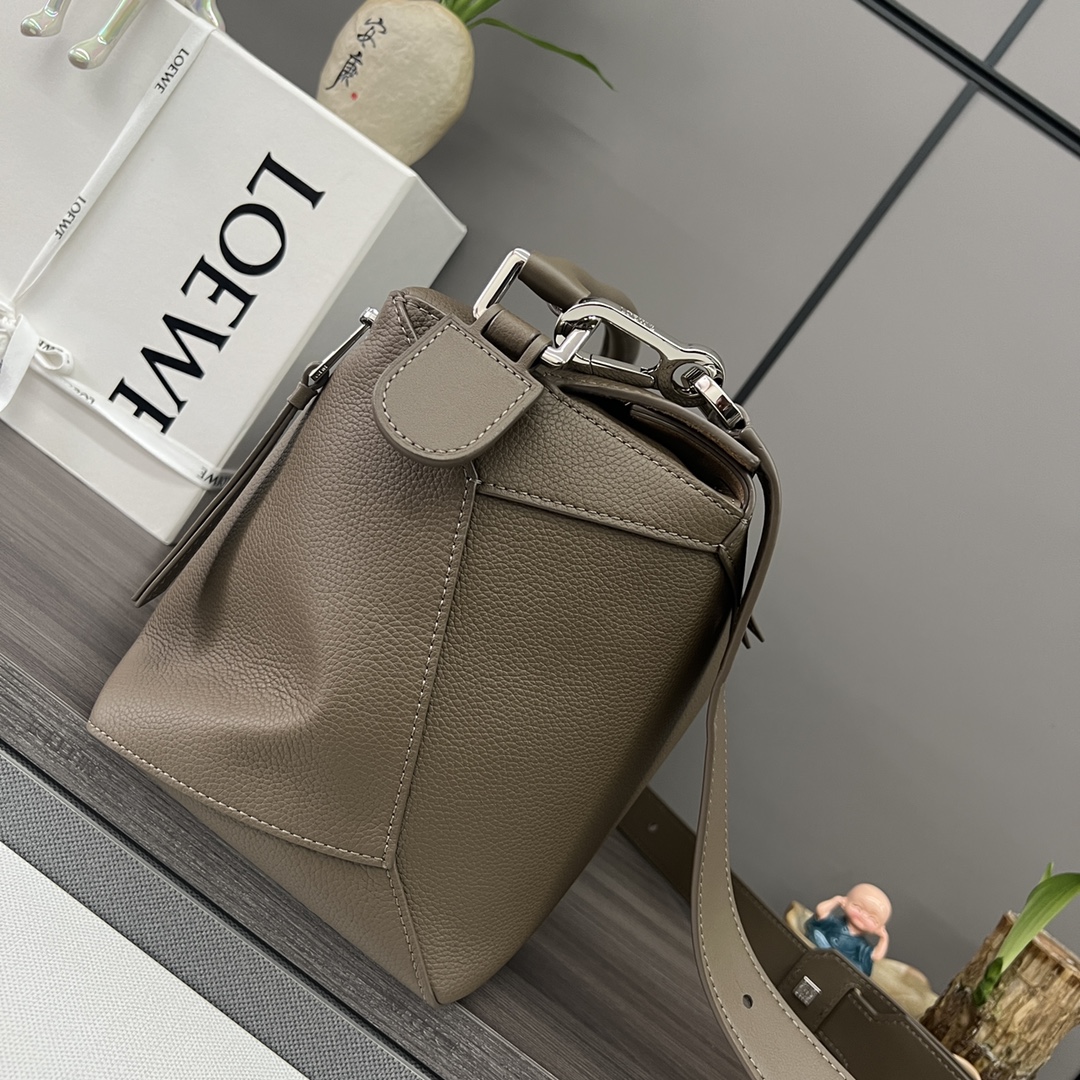 Handbags LOEWE 10188 size:36.5*19*23 cm - vstockx