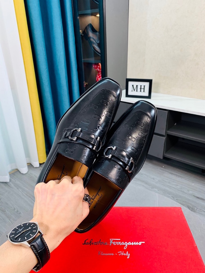 Salvatore Ferragamo Boots 29 - vstockx