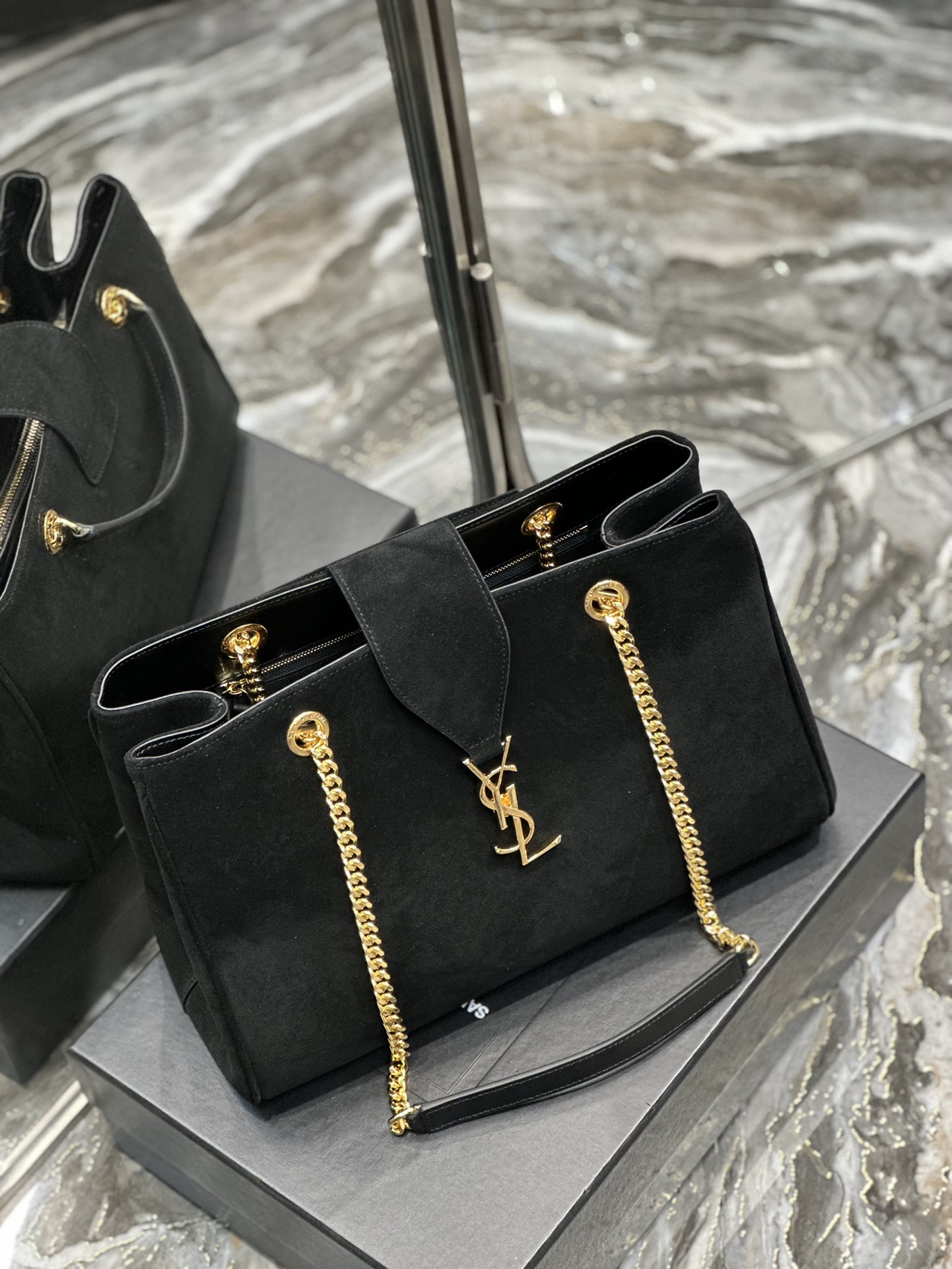 Handbags SAINT LAURENT 668900 size 33  22  15 cm - vstockx
