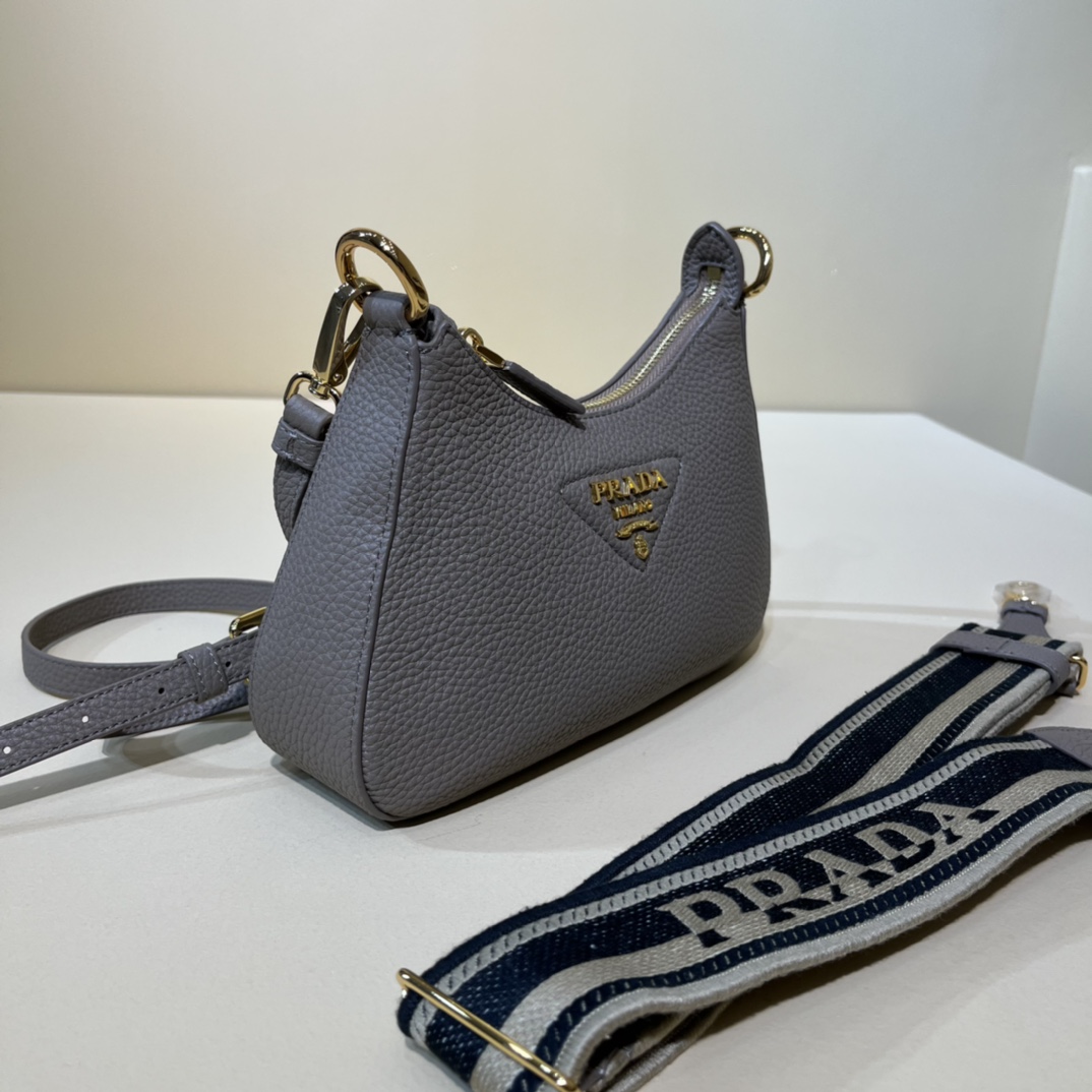 Handbags Prada 1BH193 size:24×18×6 cm - vstockx