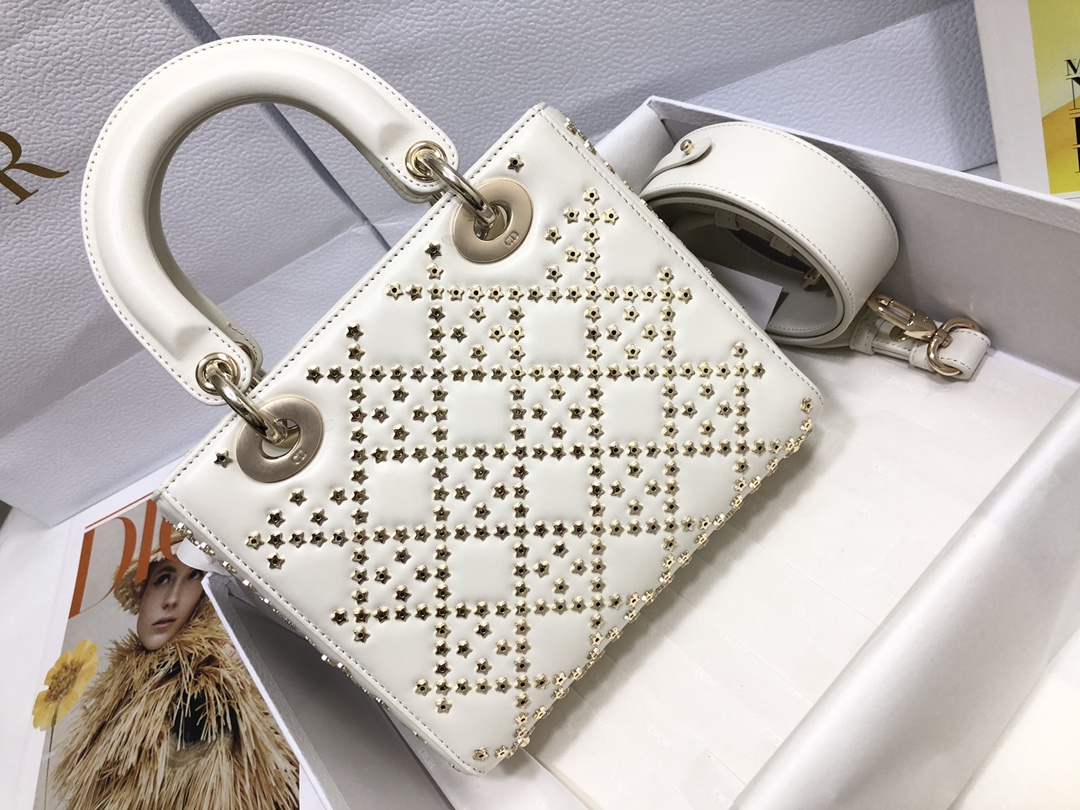 Handbag Dior M0538 size 20 x 16.5 x 8 cm - vstockx