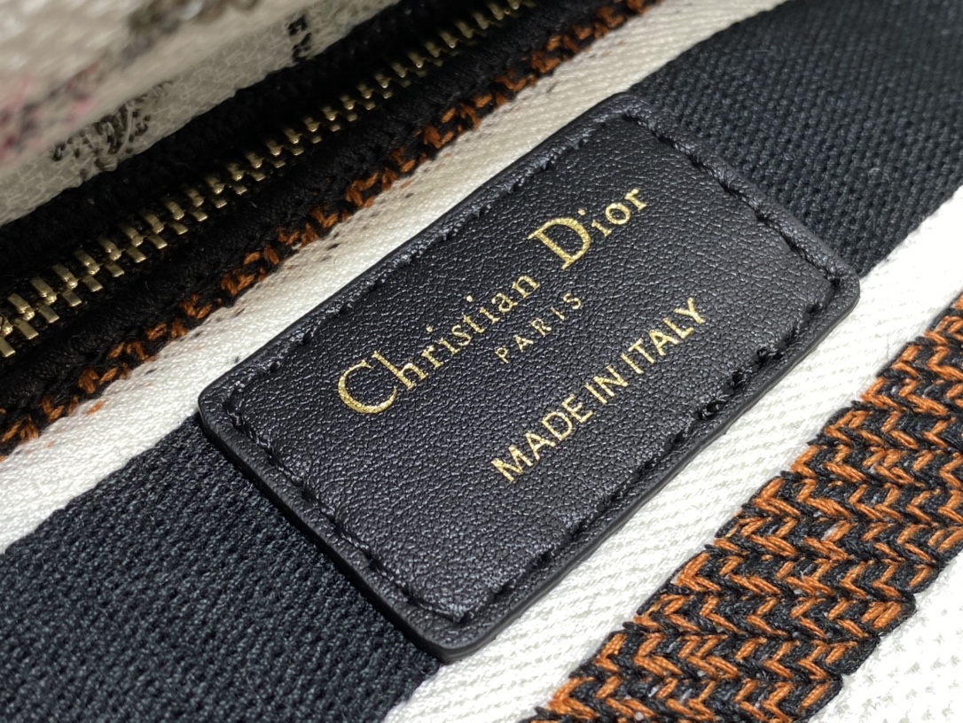 Handbag Dior size 17*7*15 cm - vstockx