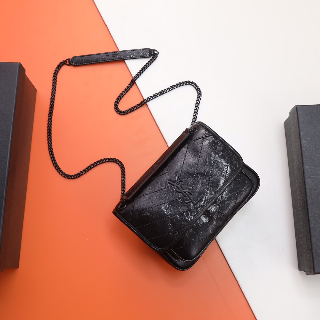 Handbags SAINT LAURENT 533037 size 22x16.5x12 cm - vstockx