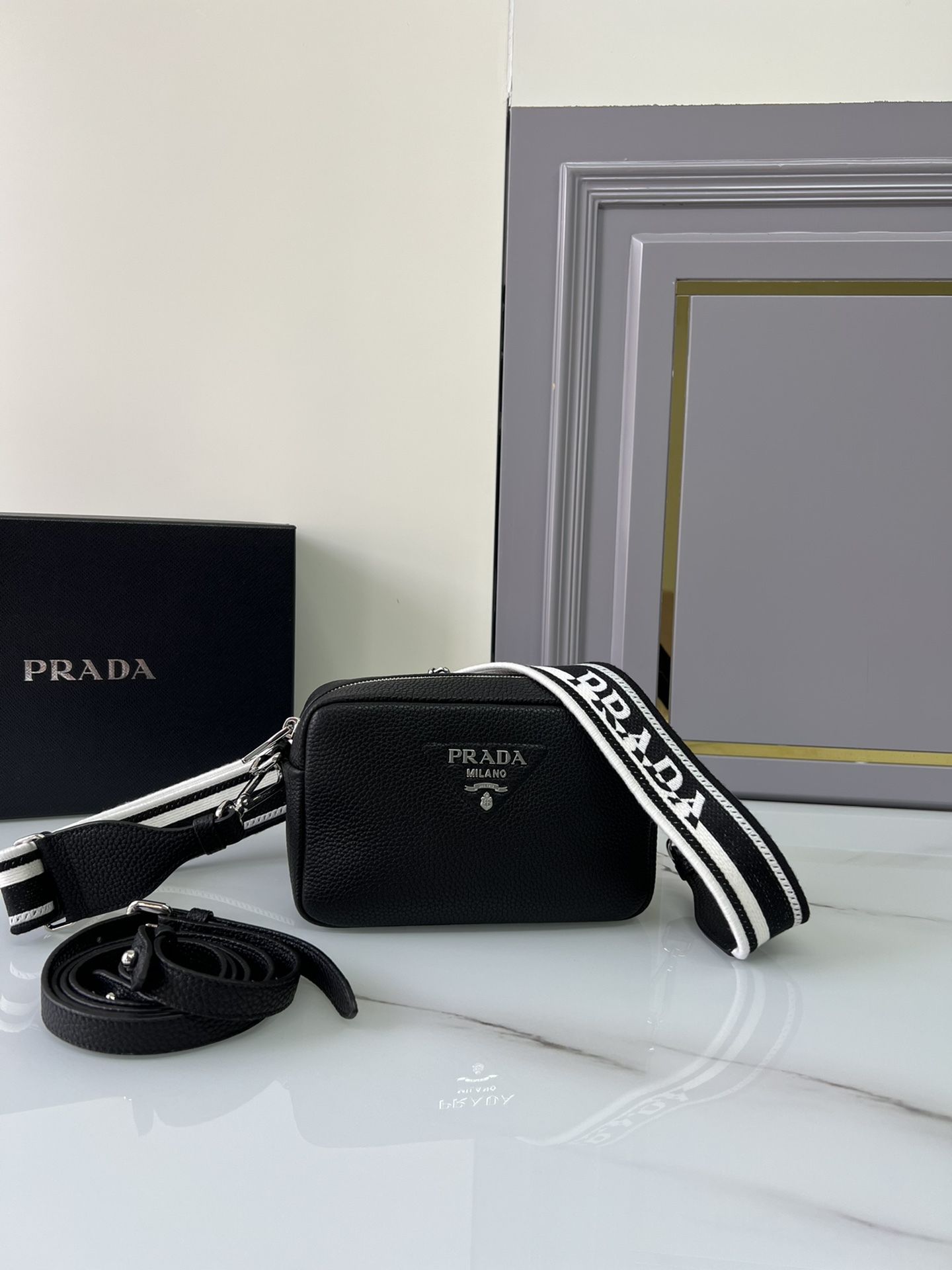 handbags prada 1BH192 19*12*6 - vstockx