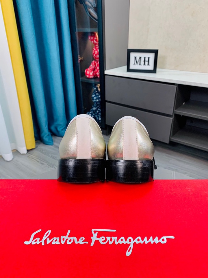 Salvatore Ferragamo Boots 21 - vstockx