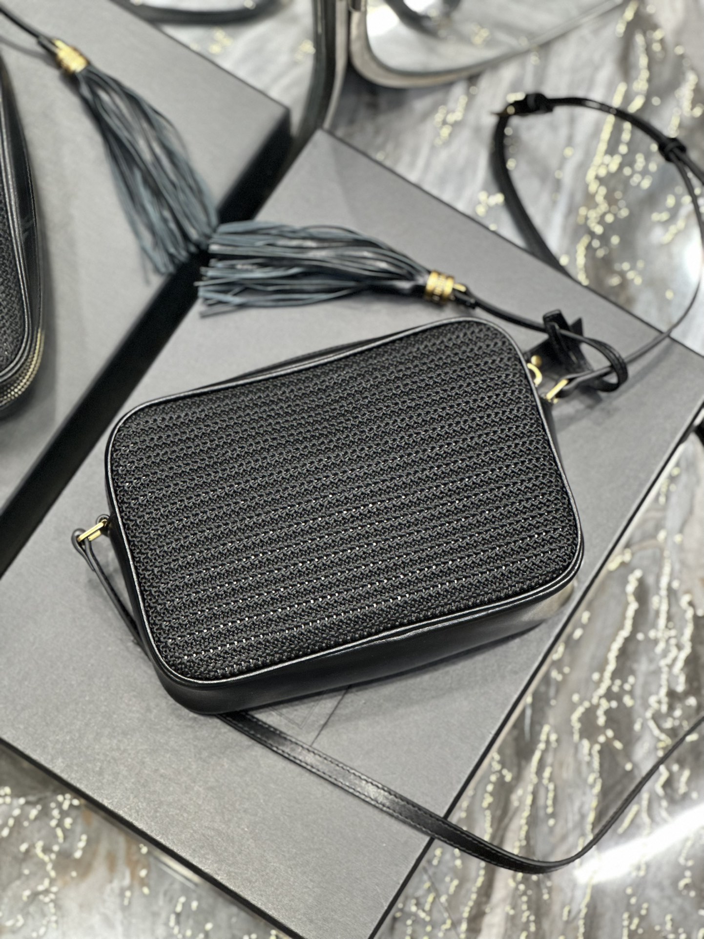 Handbags SAINT LAURENT 520534 size 23x16x6 cm - vstockx