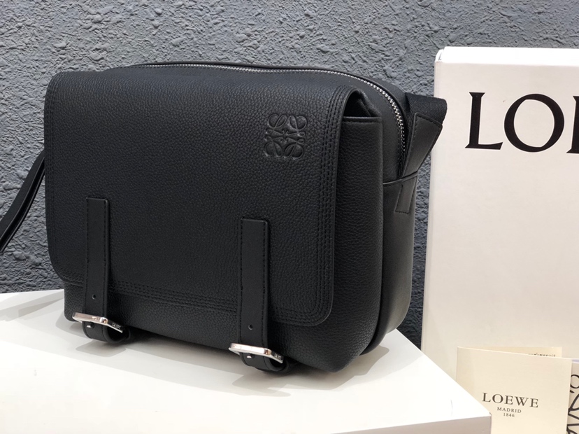 Handbags LOEWE ykk size:23x18x9 cm - vstockx